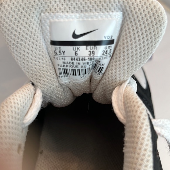 Nike Air Max White/Black/Red 6.5Y EUC - Picture 4 of 5